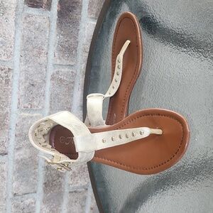 Distressed Gold Faux Leather Sandals by Forever - Size 6